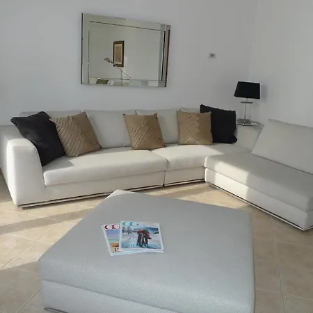 Sleeps 4 Pool T421241 * Regoledo